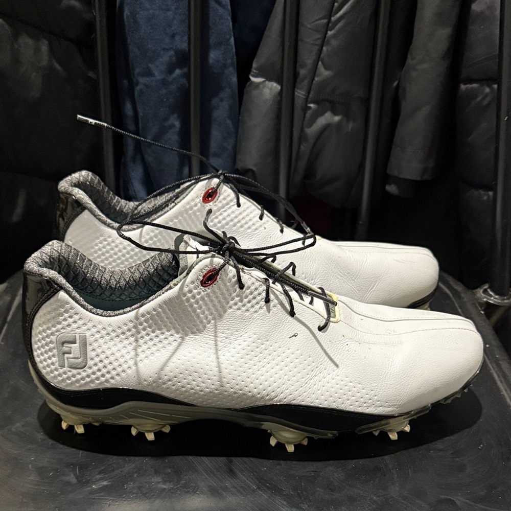 FootJoy Men's DNA FJ Spikes Golf Shoes-White/Black 53493